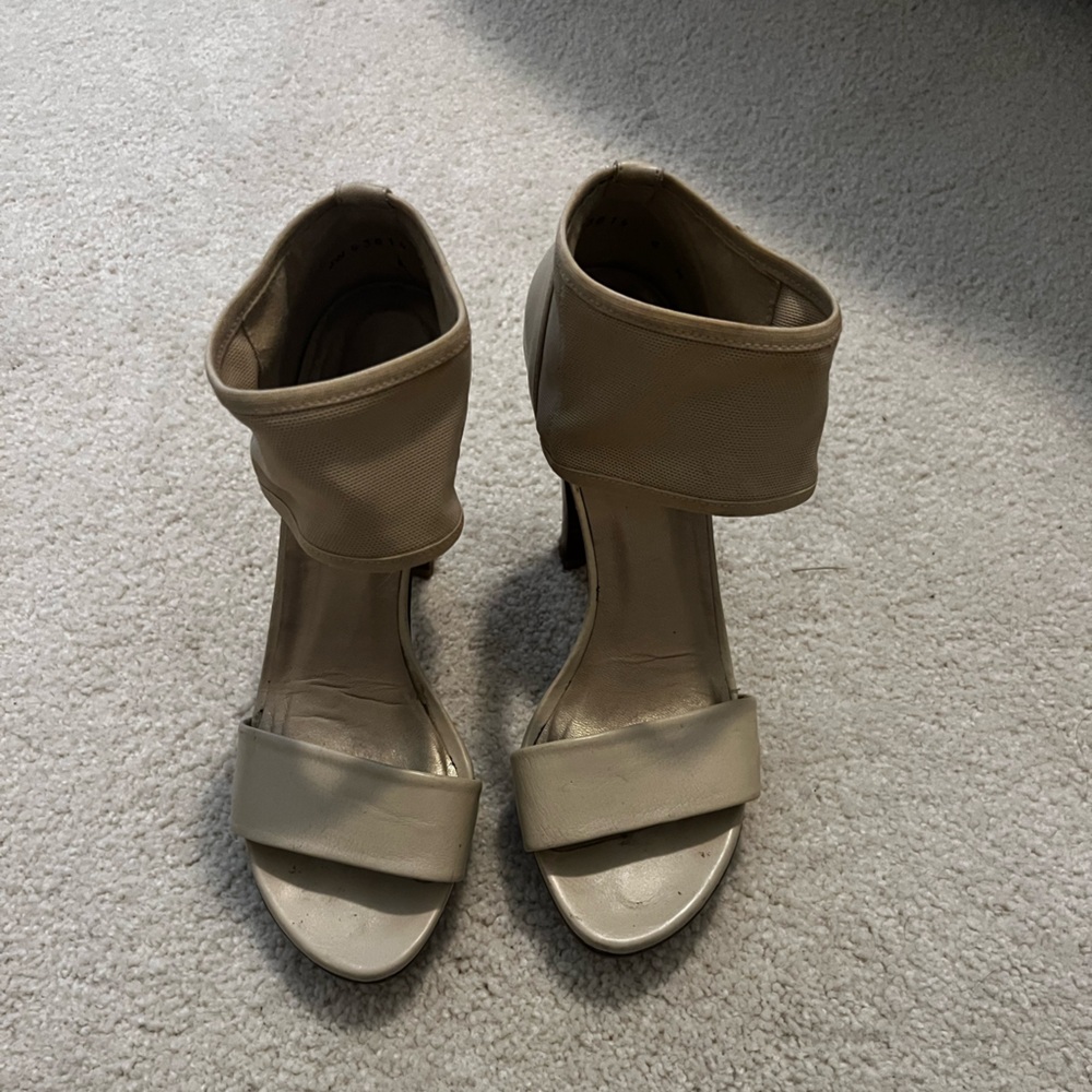 Stuart Weitzman heels, size 6